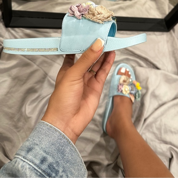 Sky Blue Garden Slides 🌸 - Picture 4 of 5